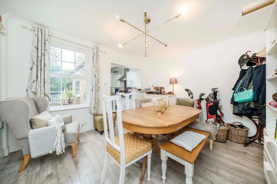 Railway Road, TW11, photo 4