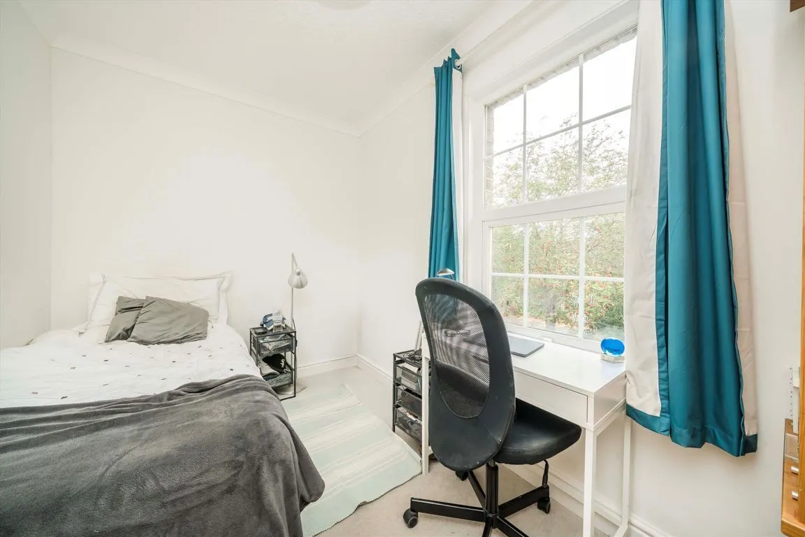 Railway Road, TW11, photo 6