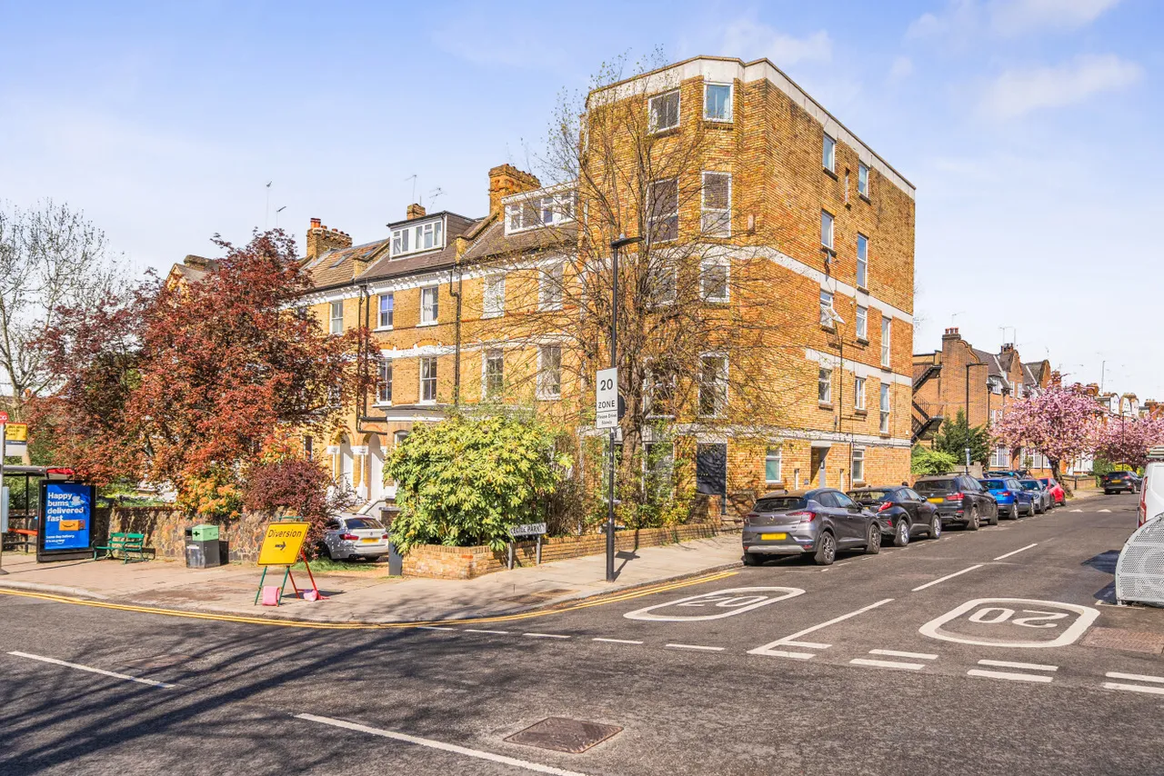 Crouch Hill, Crouch End, London, N8, photo 7