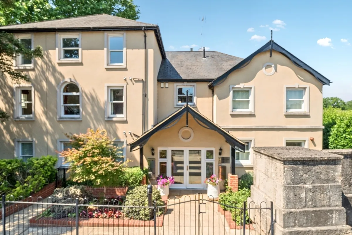 3 bed flat to rent — River Road Maidenhead SL6