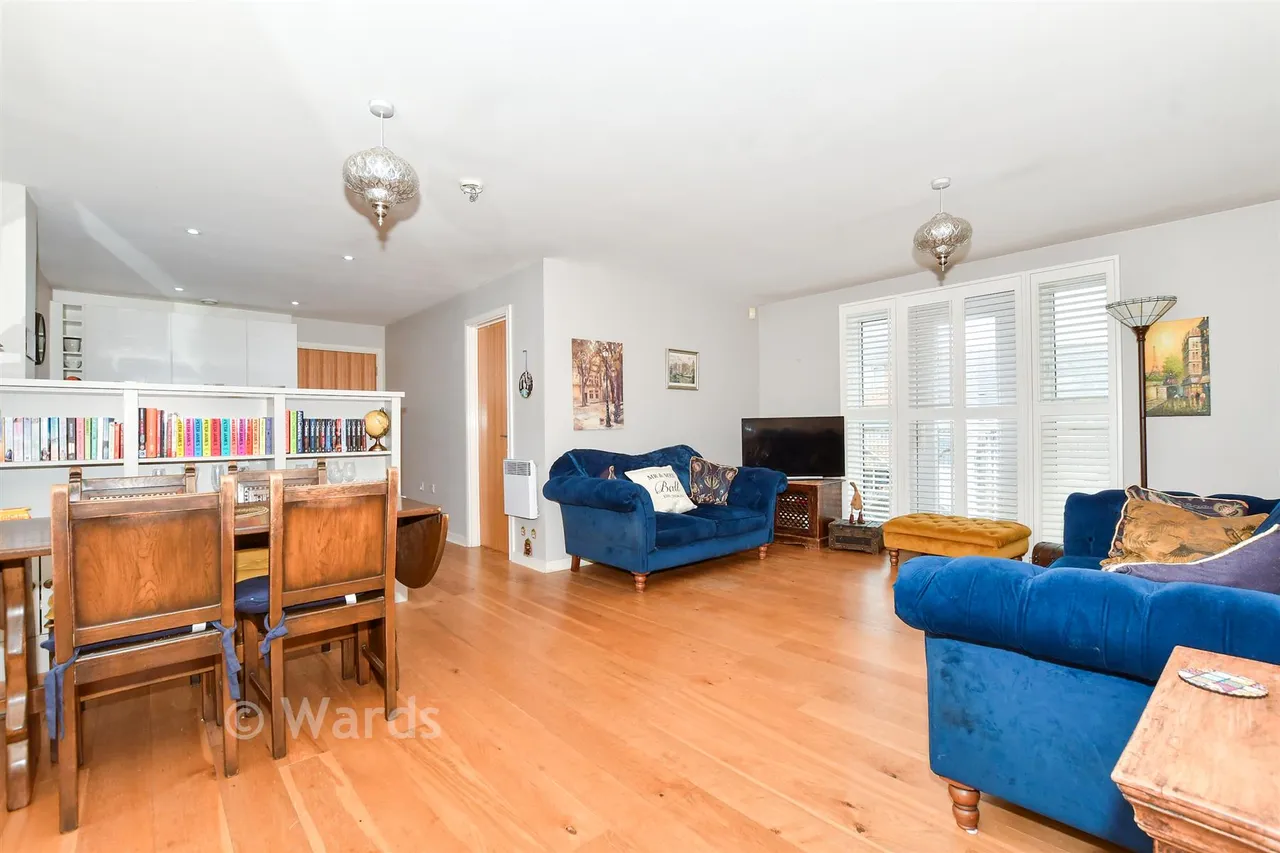Alisander Close, Snodland, ME6, photo 5