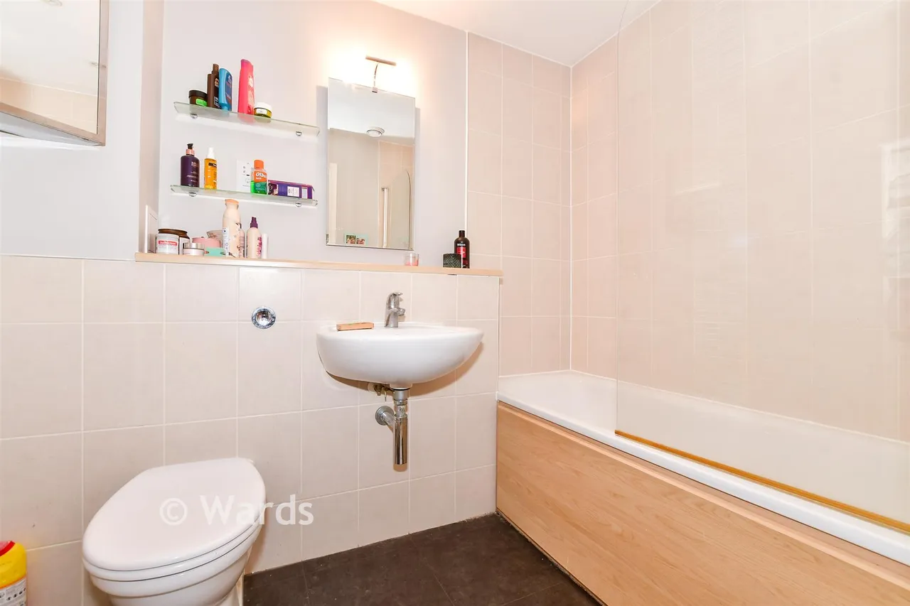 Alisander Close, Snodland, ME6, photo 7