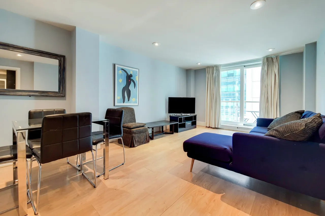 2 bed flat to rent, London, SW8