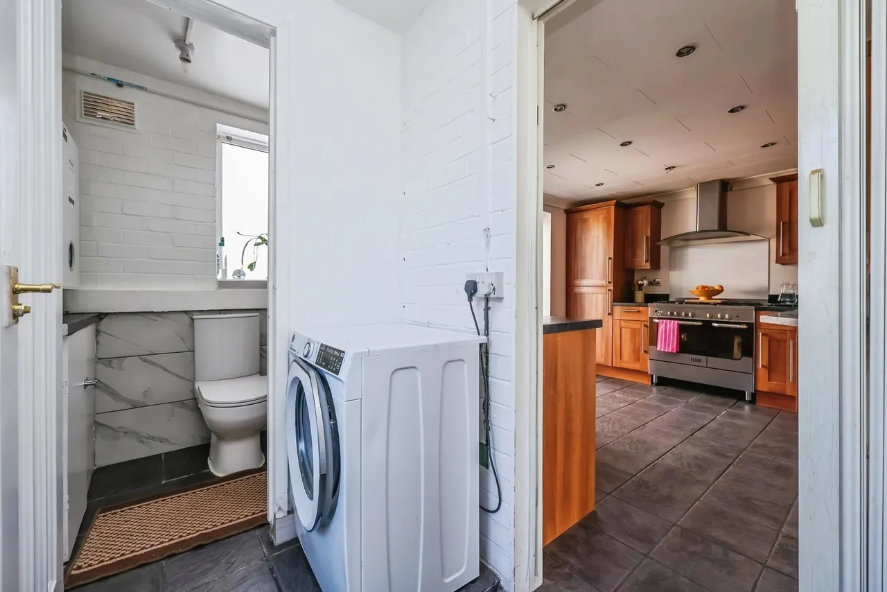 Bramber Grove, Clifton, Nottingham, NG11, photo 10