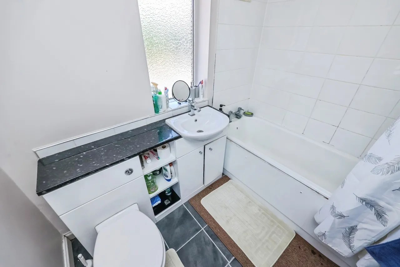 Bramber Grove, Clifton, Nottingham, NG11, photo 16