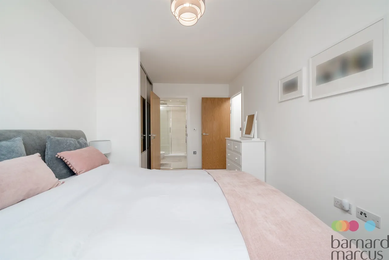 Thonrey Close, London, photo 11