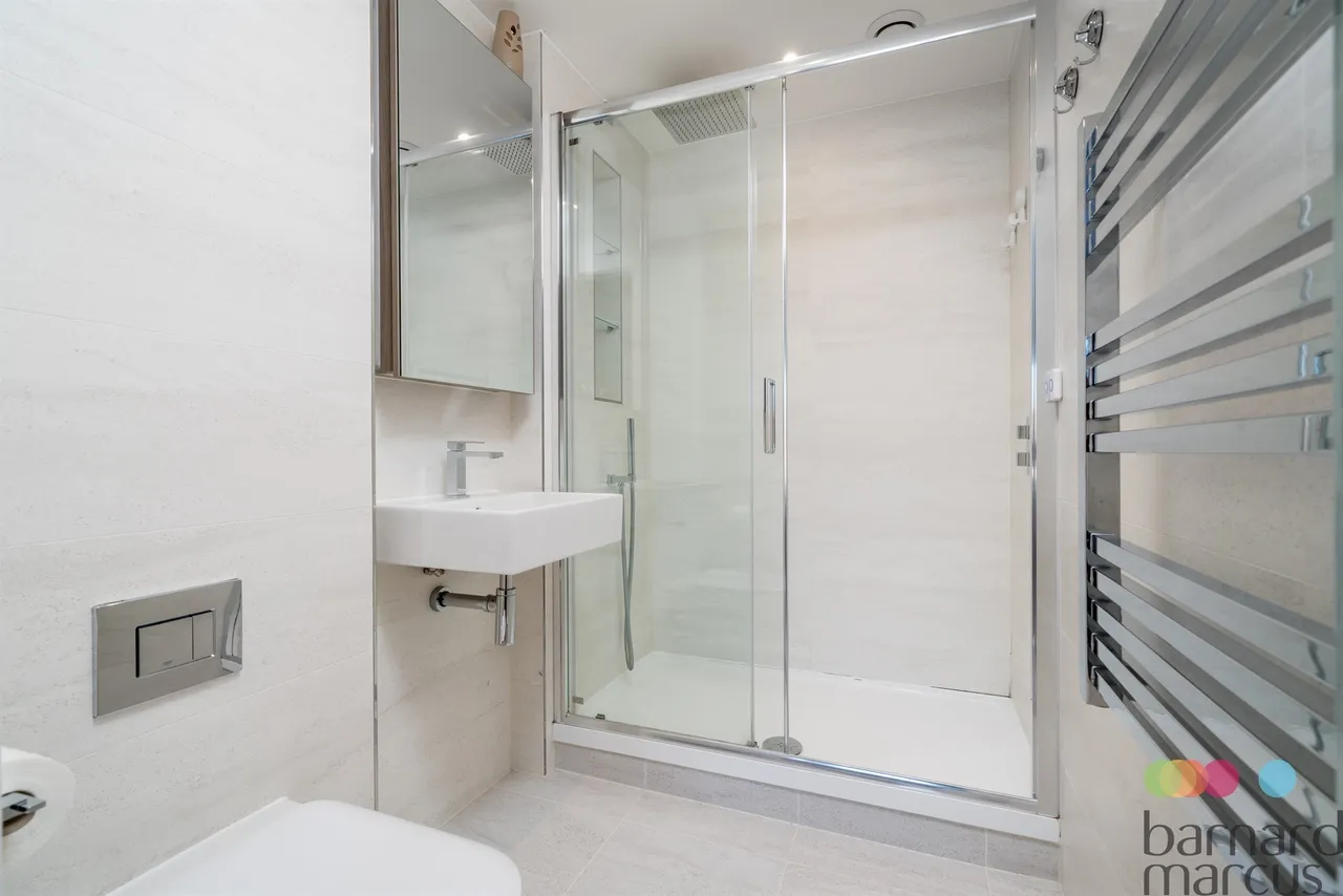 Thonrey Close, London, photo 12