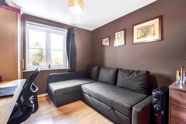 Bath Road, Slough, SL1, photo 6