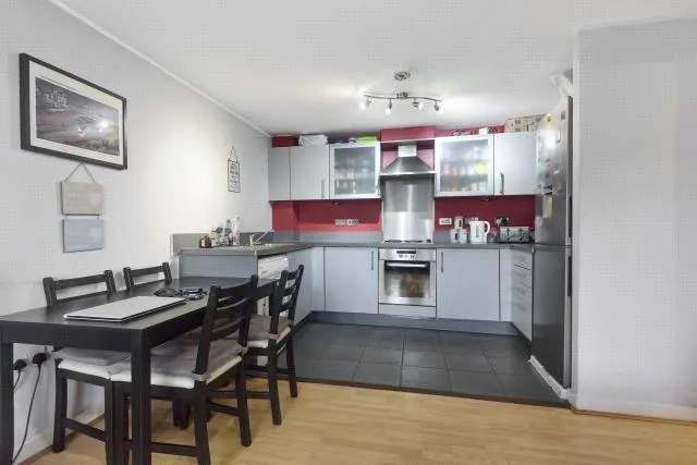 Bath Road, Slough, SL1, photo 3