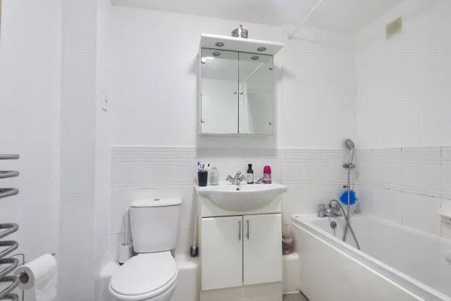 Bath Road, Slough, SL1, photo 5