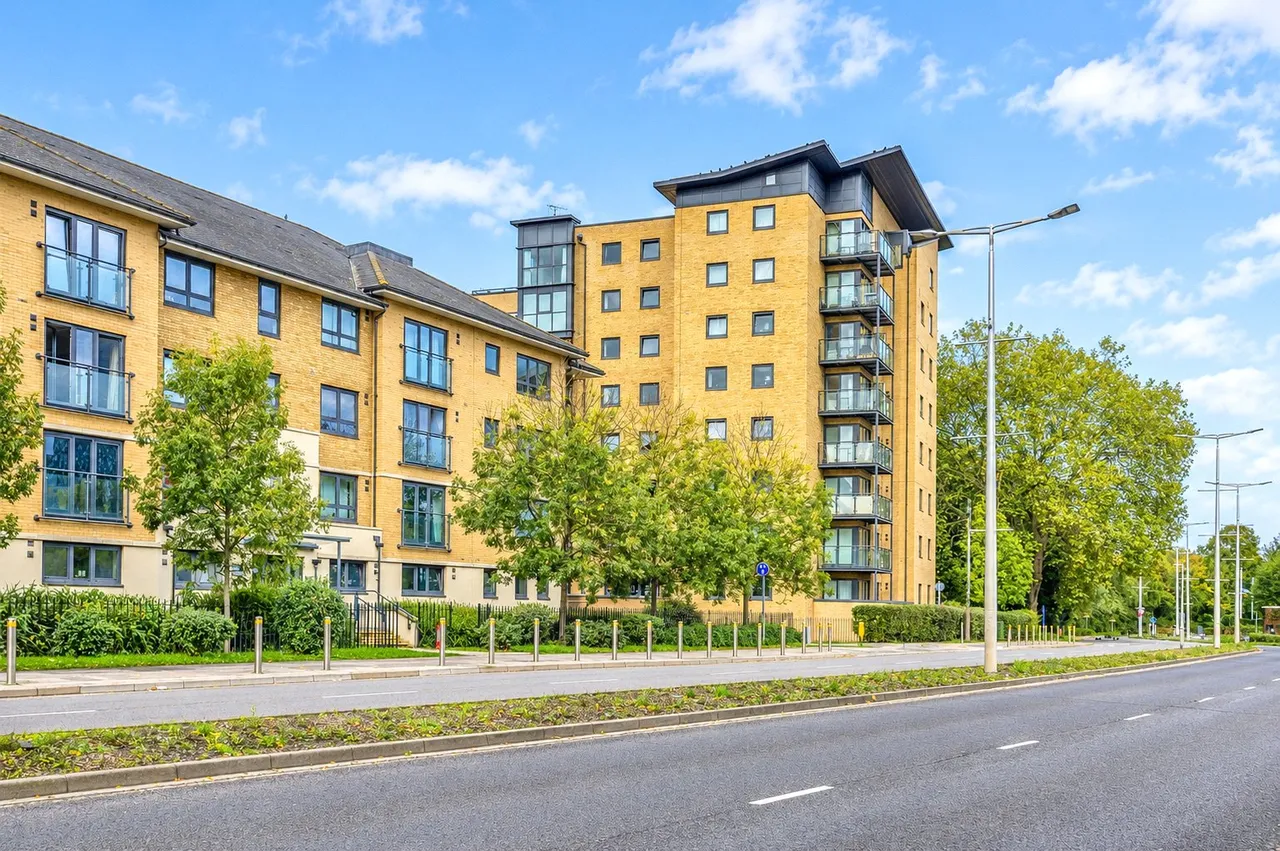 1 bed flat for sale, Victoria Way, Woking, GU21