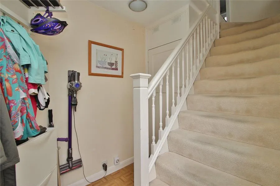 High Street, Woking, GU21, photo 5