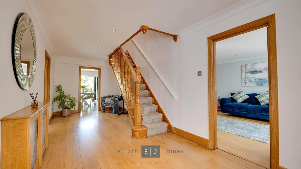 High Road, Loughton, photo 7