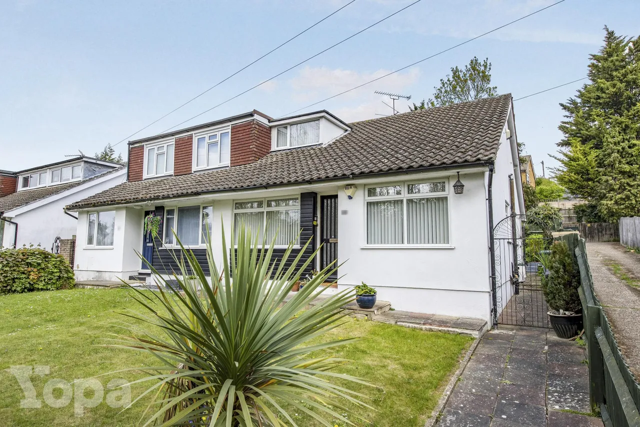 2 bed house for sale, Downs Road, Istead Rise, DA13