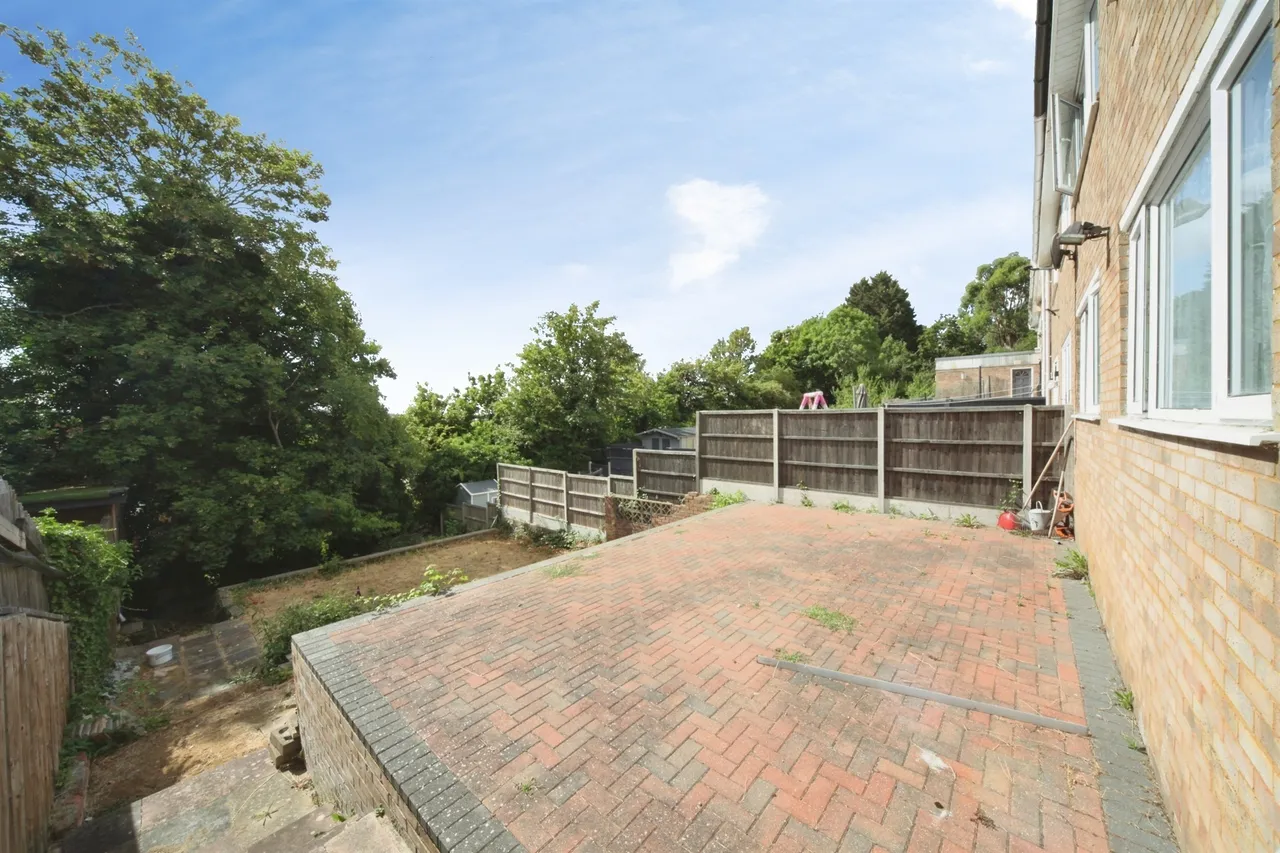Devon Road, LUTON, photo 10