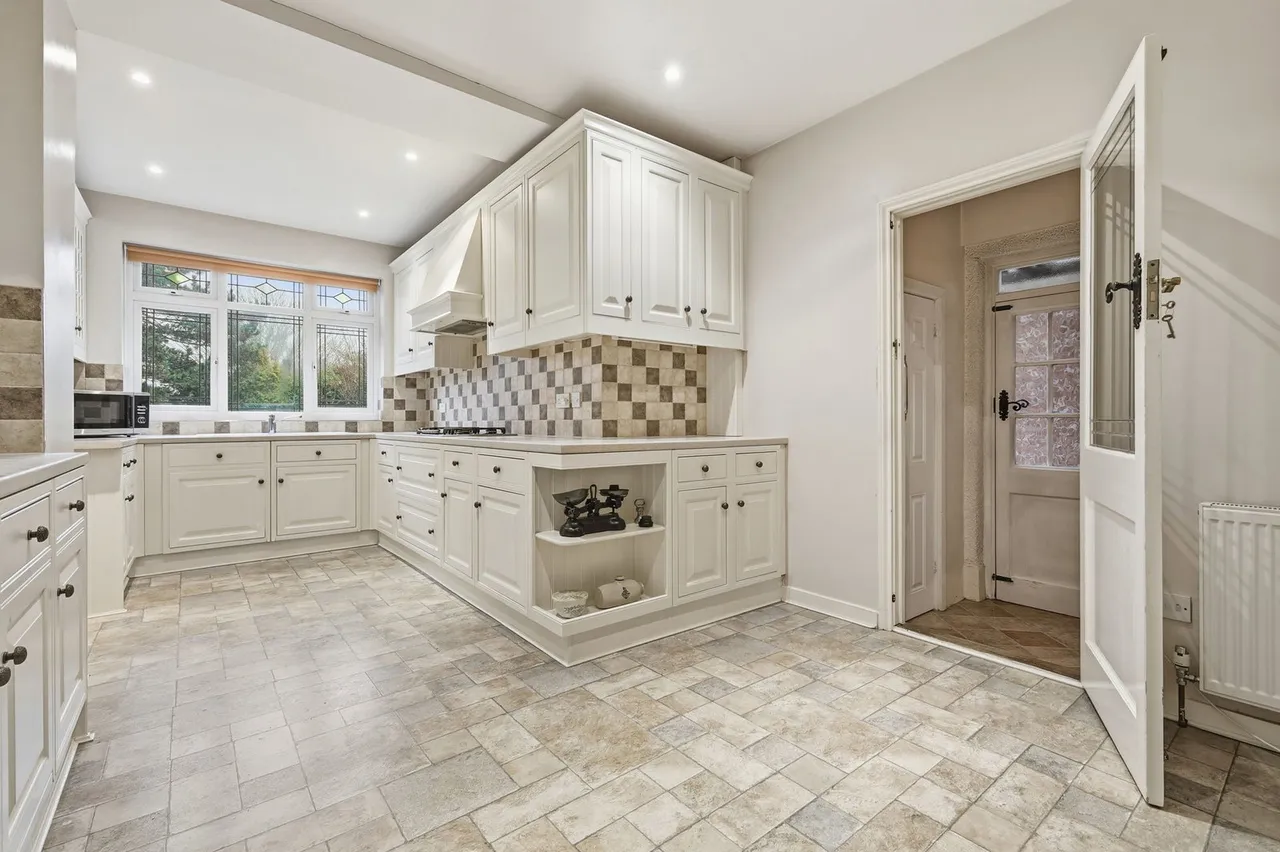 Claremont Gardens, Upminster, RM14, photo 12