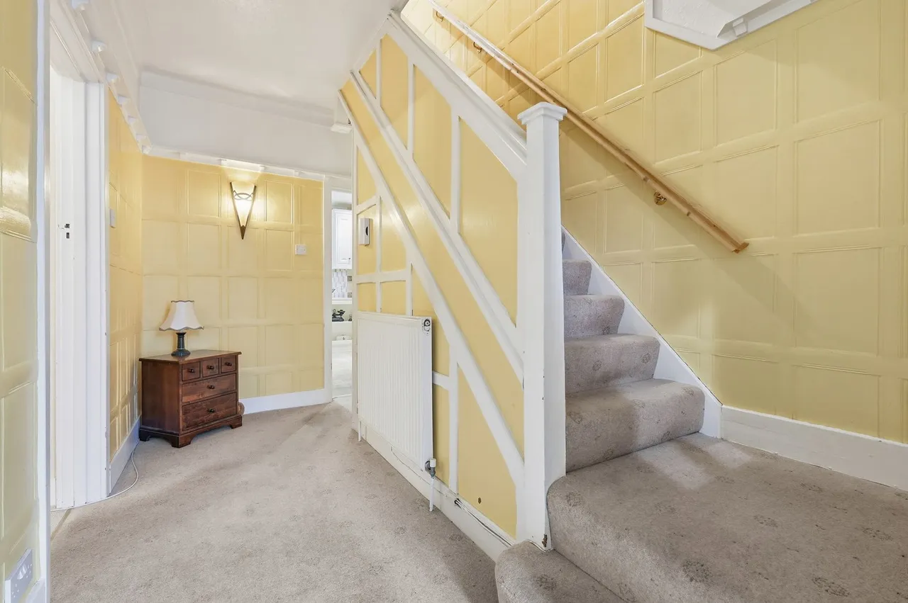 Claremont Gardens, Upminster, RM14, photo 4