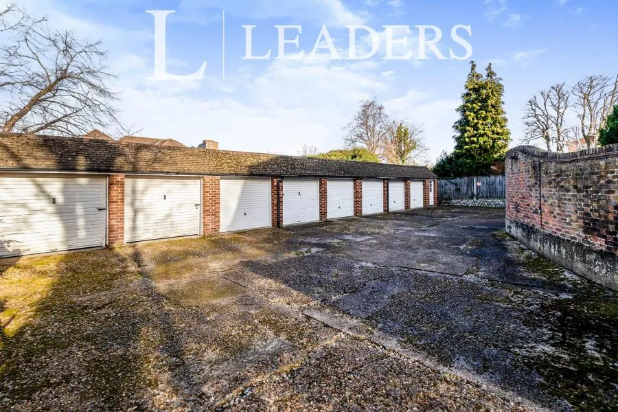 Park Manor, Christchurch Park, SM2, photo 10