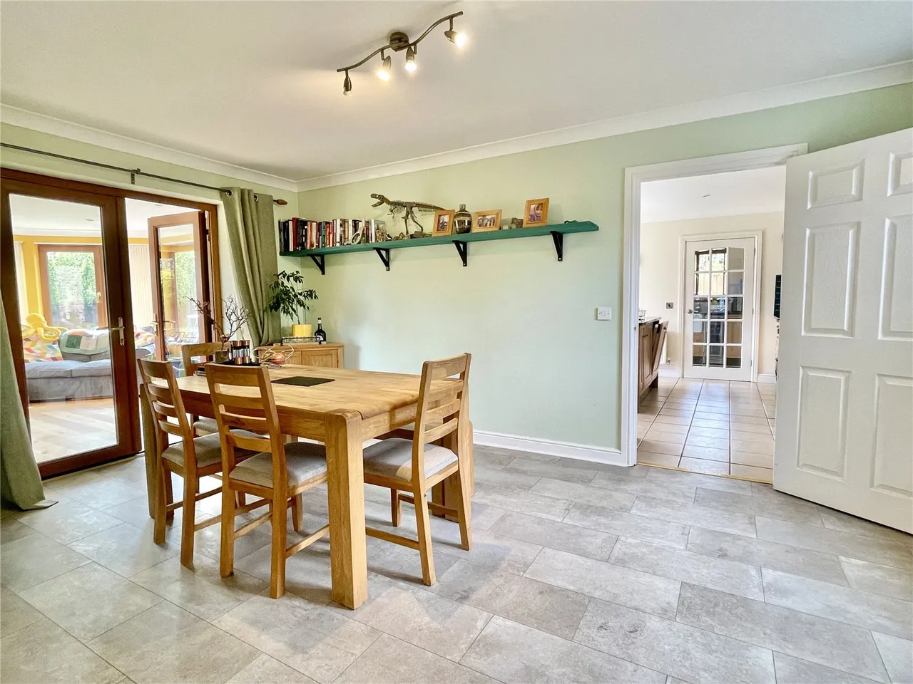 Groes Close, Groesllwyd, photo 9