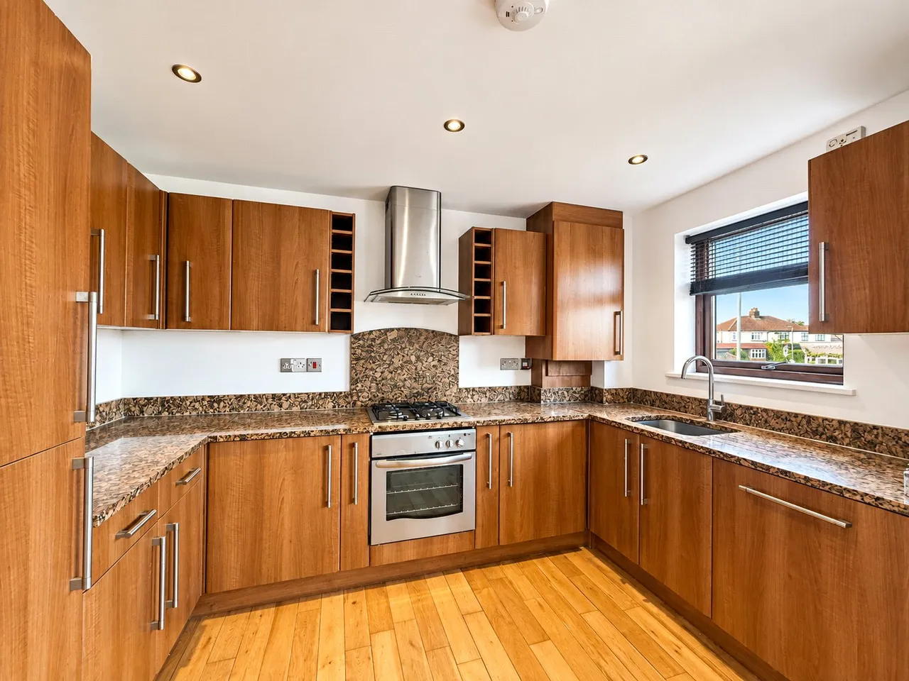 Mayplace Road East, DA7, photo 4