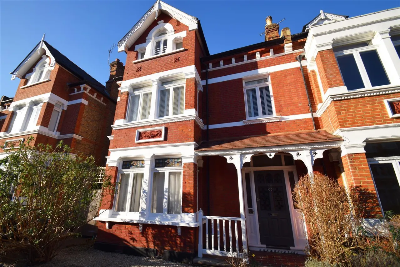 St Stephens Gardens, St Margarets, TW1, photo 6