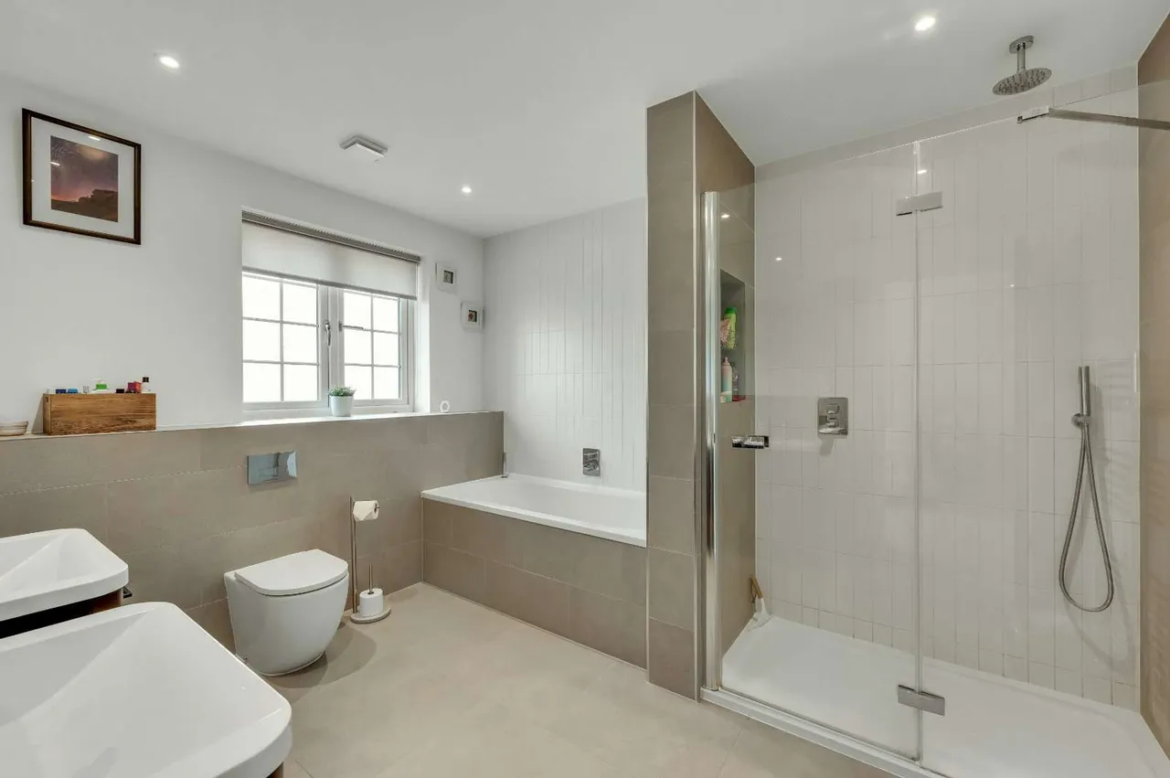 Holme Hill, Upton Grey, RG25, photo 13