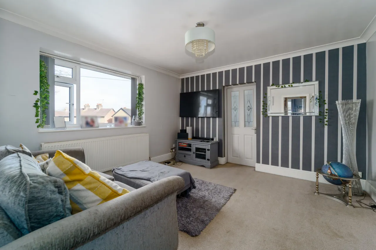 Wendover Road, Staines-upon-Thames, TW18, photo 5