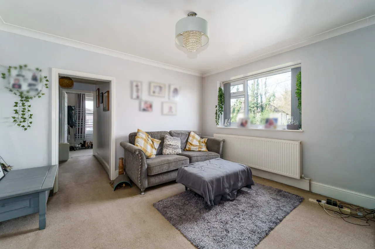 Wendover Road, Staines-upon-Thames, TW18, photo 2