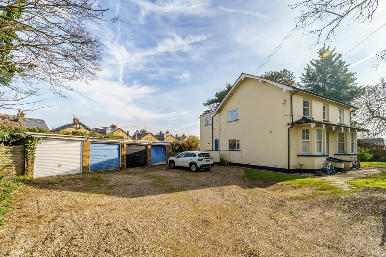 Wendover Road, Staines-upon-Thames, TW18, photo 6