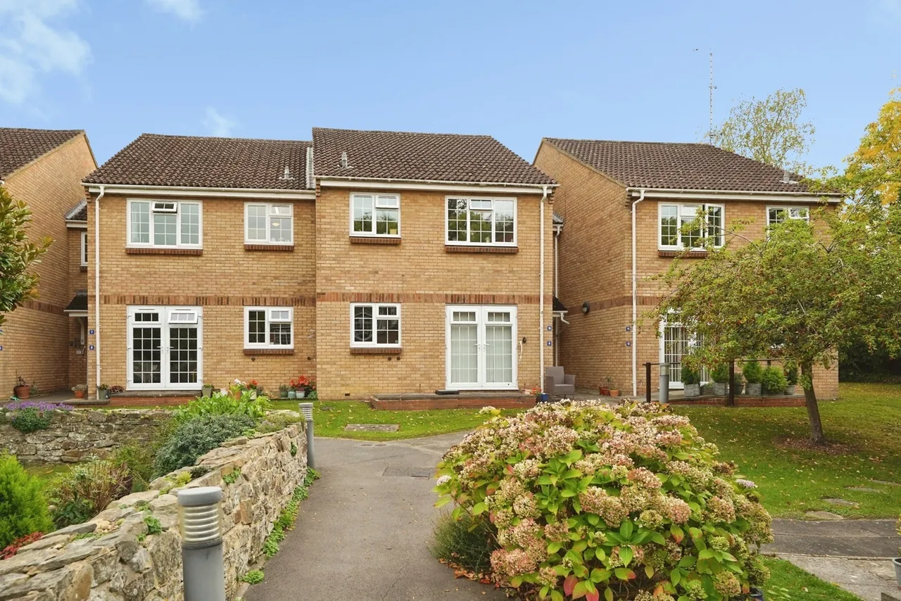 2 bed flat for sale, Greenway Lane, Charlton Kings, GL52
