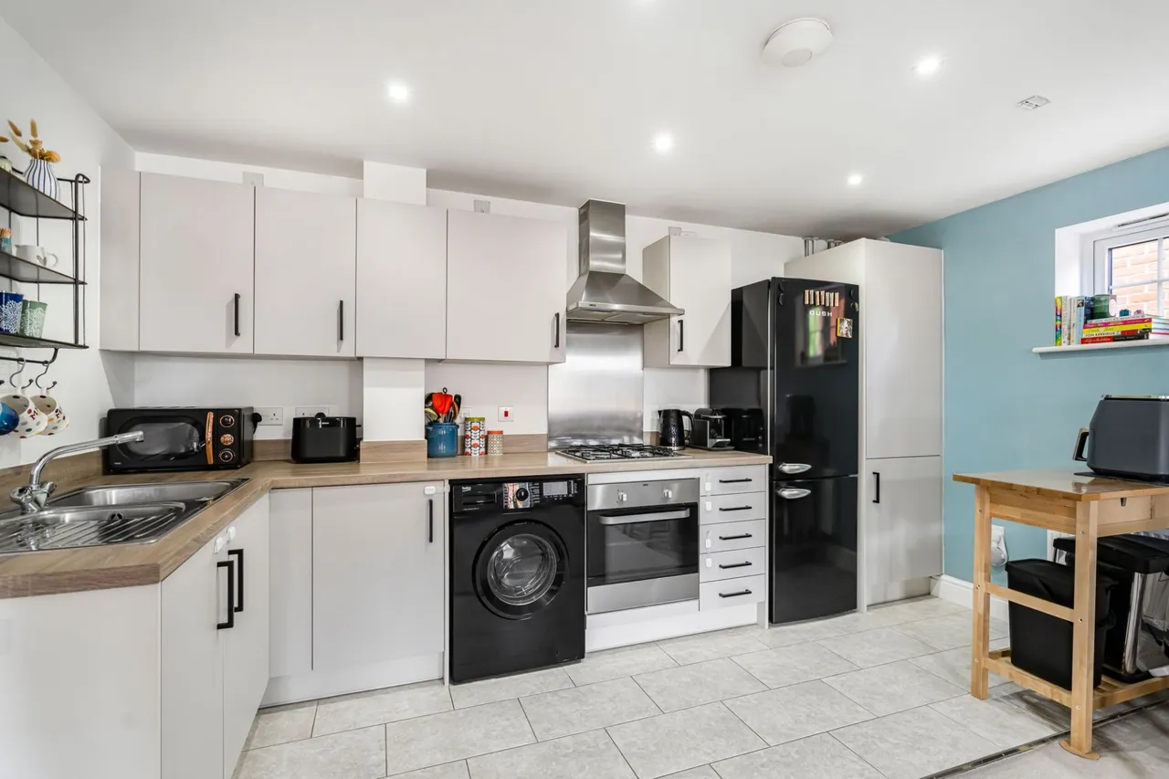 Kennedy Avenue, High Wycombe, HP11, photo 5