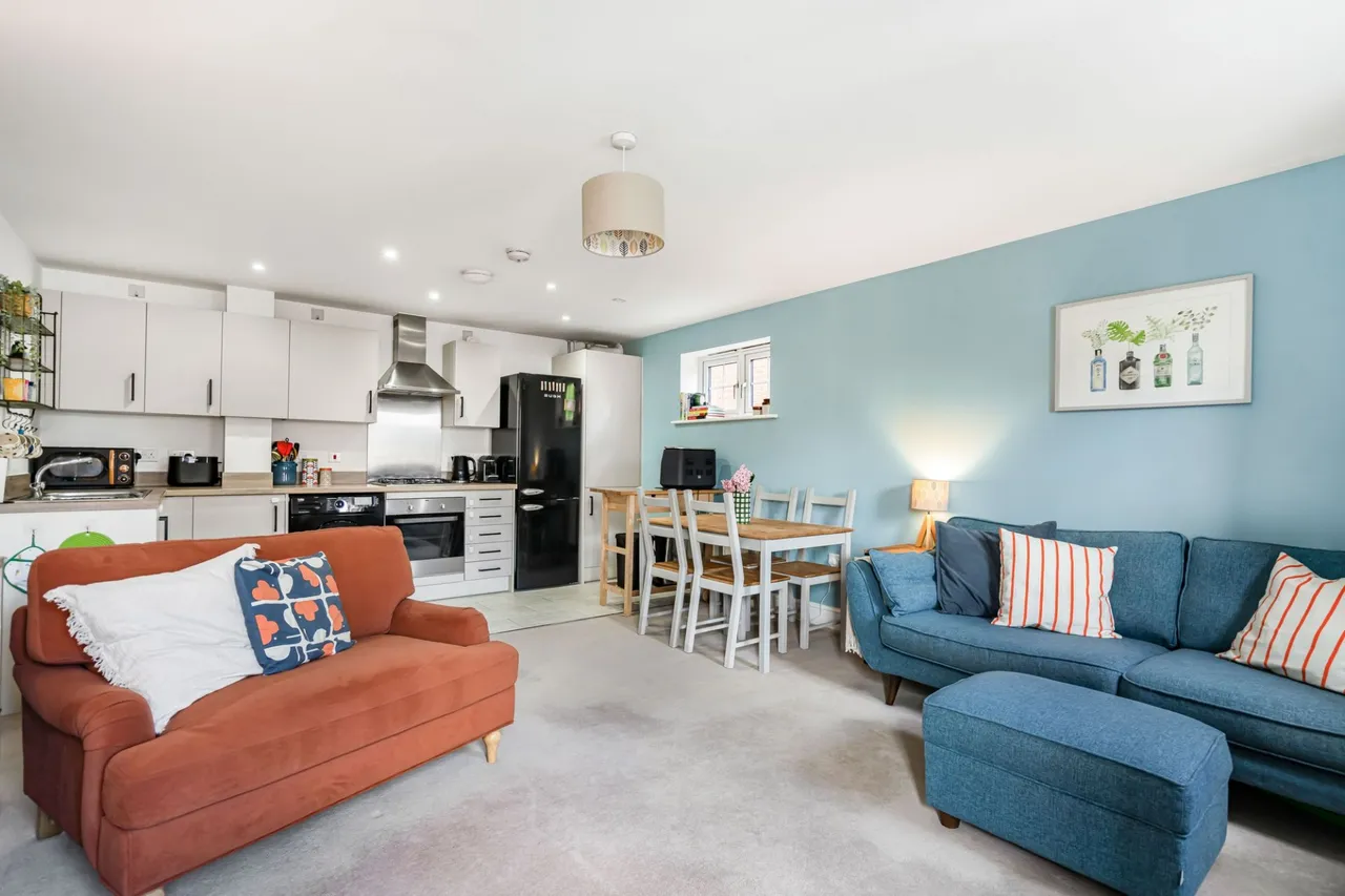 Kennedy Avenue, High Wycombe, HP11, photo 2