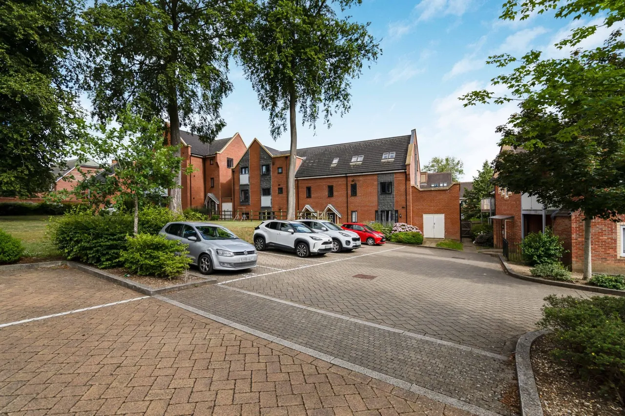Kennedy Avenue, High Wycombe, HP11, photo 11
