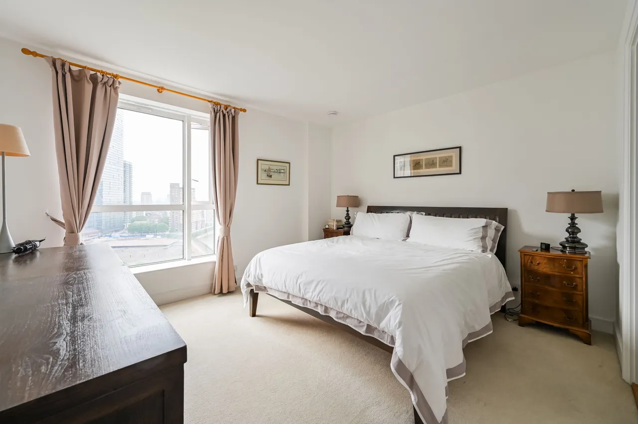 Apartment 101, Berkeley Tower, 48 Westferry Circus, London, photo 3