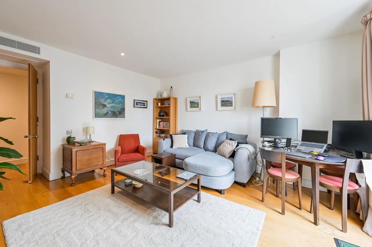 Apartment 101, Berkeley Tower, 48 Westferry Circus, London, photo 8