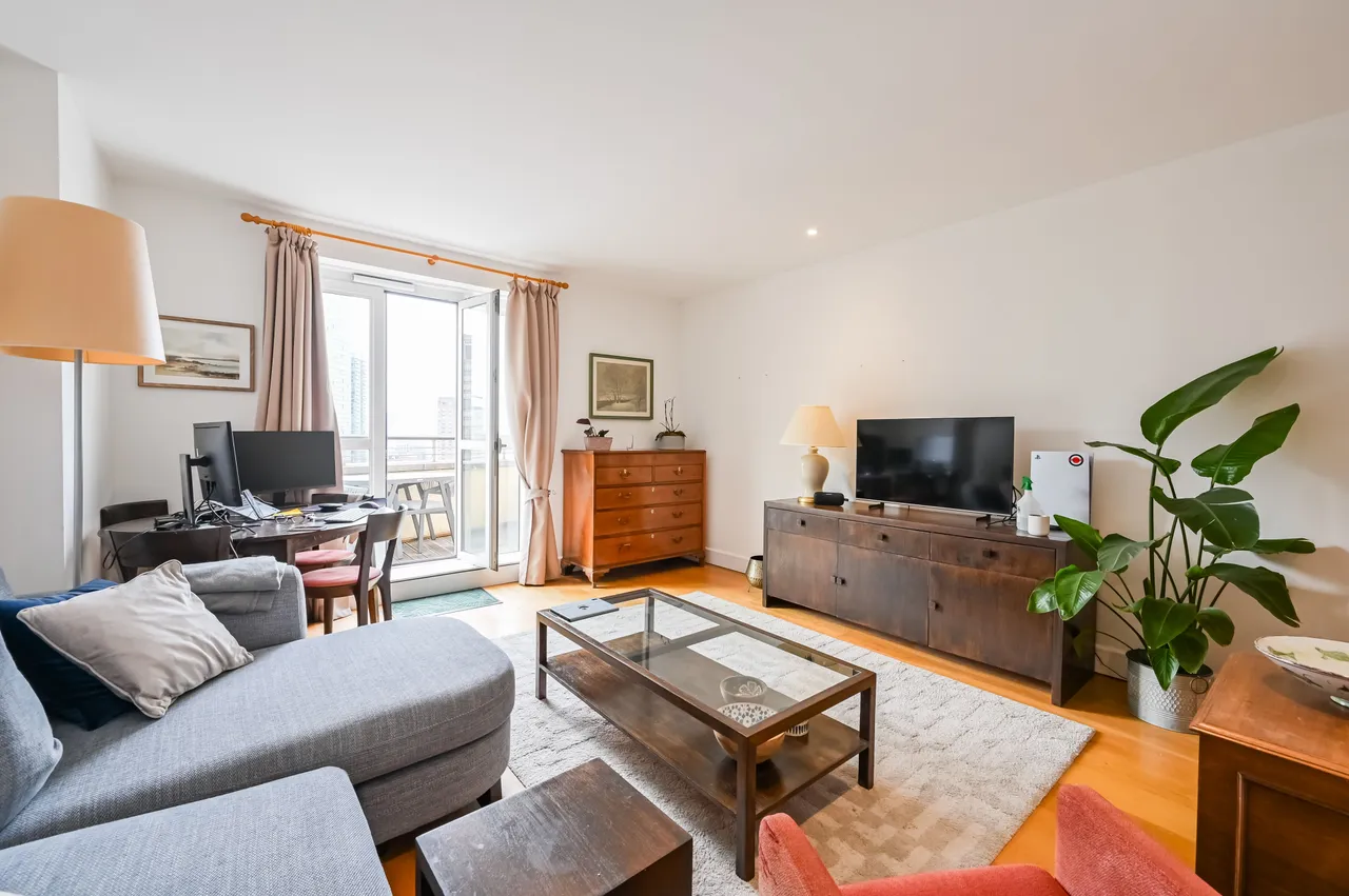 Apartment 101, Berkeley Tower, 48 Westferry Circus, London, photo 9