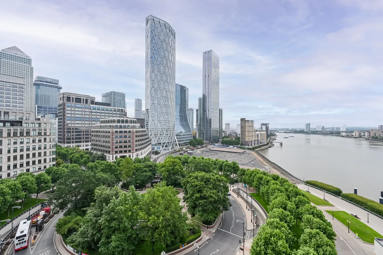 Apartment 101, Berkeley Tower, 48 Westferry Circus, London, photo 4