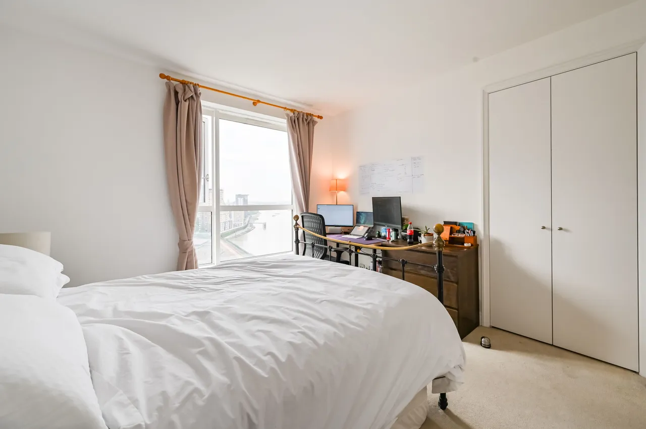 Apartment 101, Berkeley Tower, 48 Westferry Circus, London, photo 10