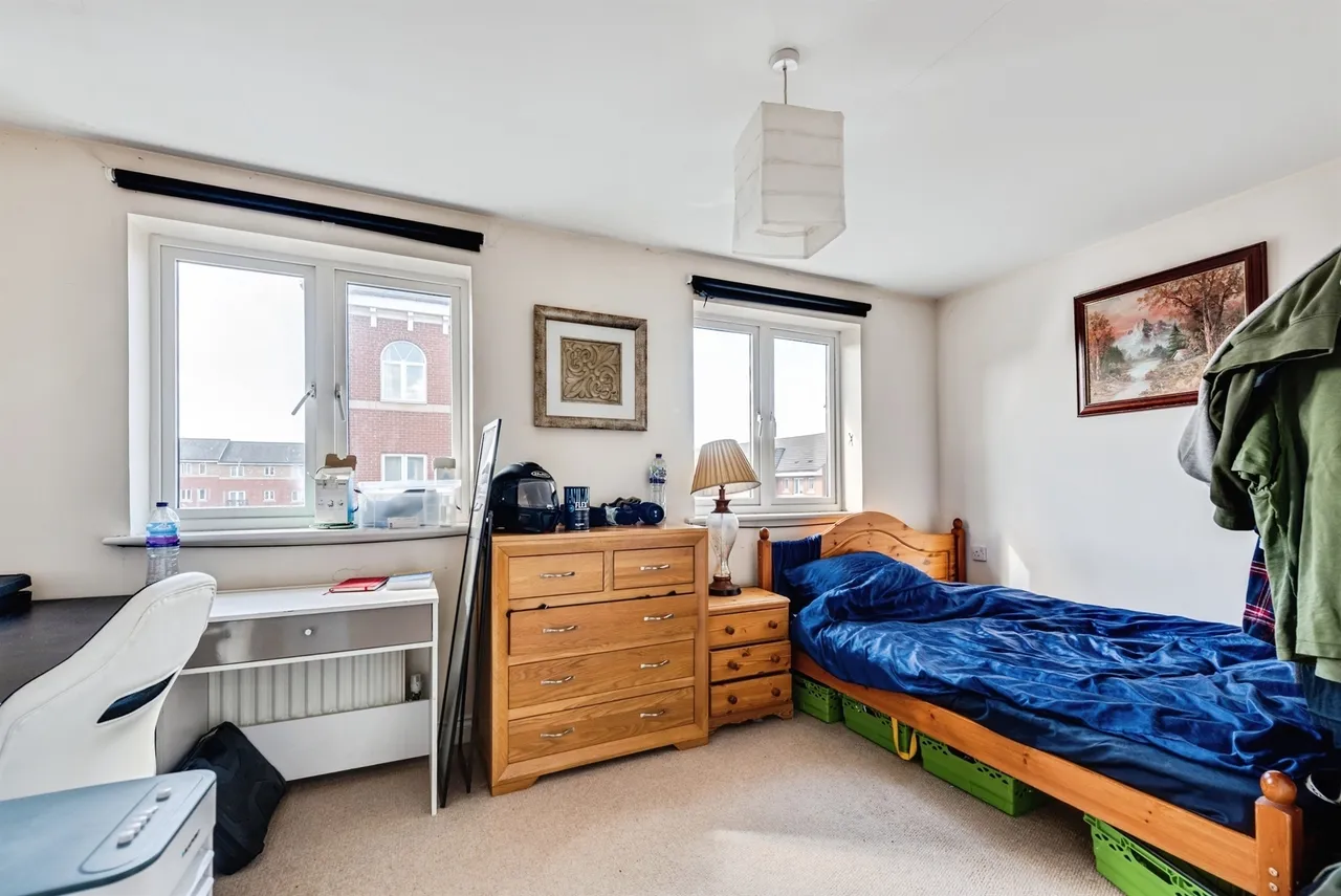 Saltash Road, Swindon, SN2, photo 6