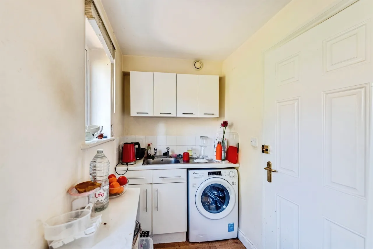 Saltash Road, Swindon, SN2, photo 5