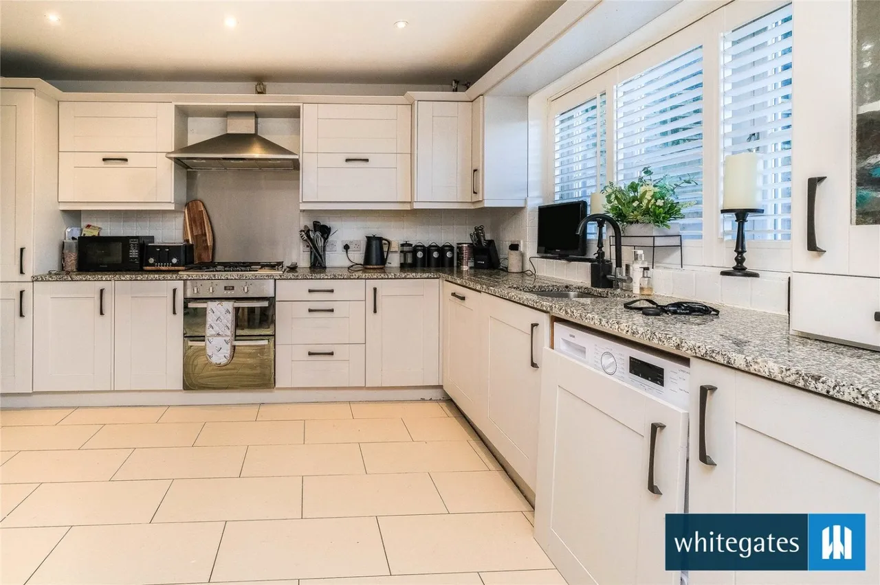 Church End Mews, Hale Village, L24, photo 5