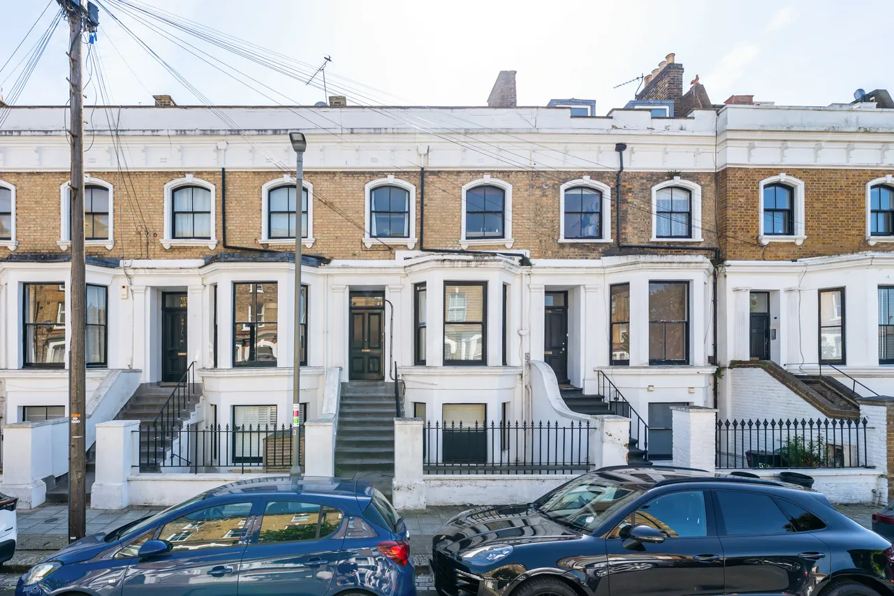 2 bed flat for sale — Cologne Road, London, SW11