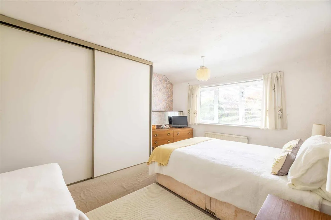 Meadow Way, Old Windsor, Windsor, SL4 2NX, photo 9