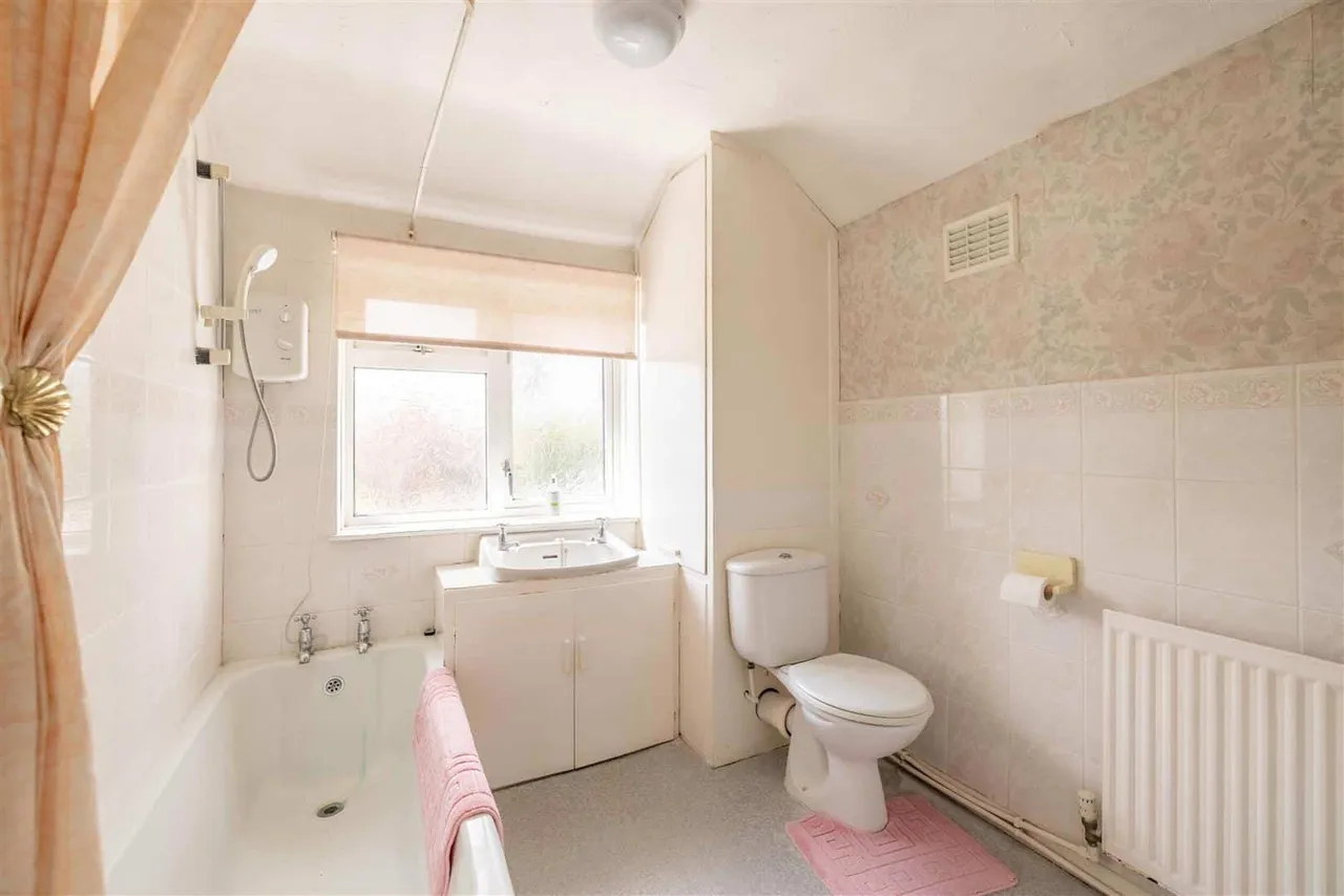 Meadow Way, Old Windsor, Windsor, SL4 2NX, photo 11