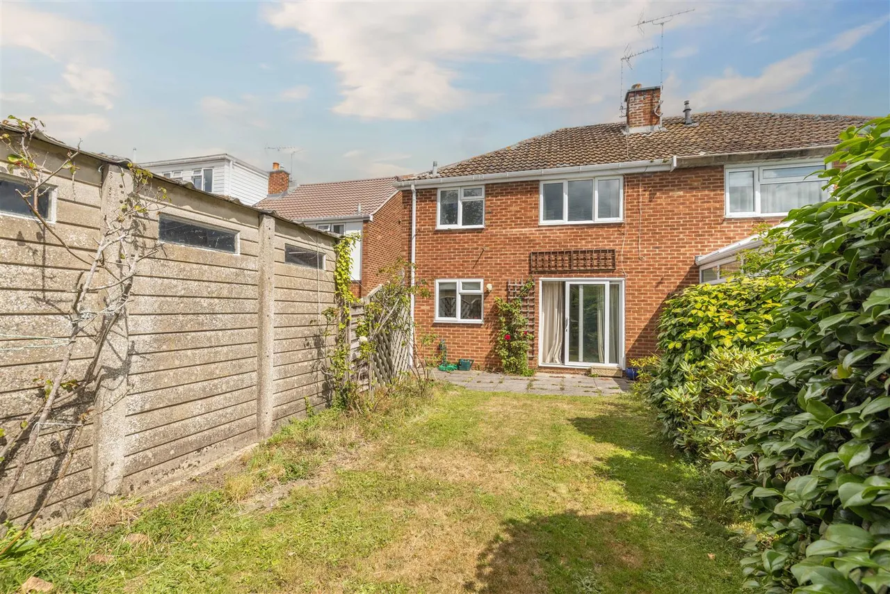 Meadow Way, Old Windsor, Windsor, SL4 2NX, photo 13