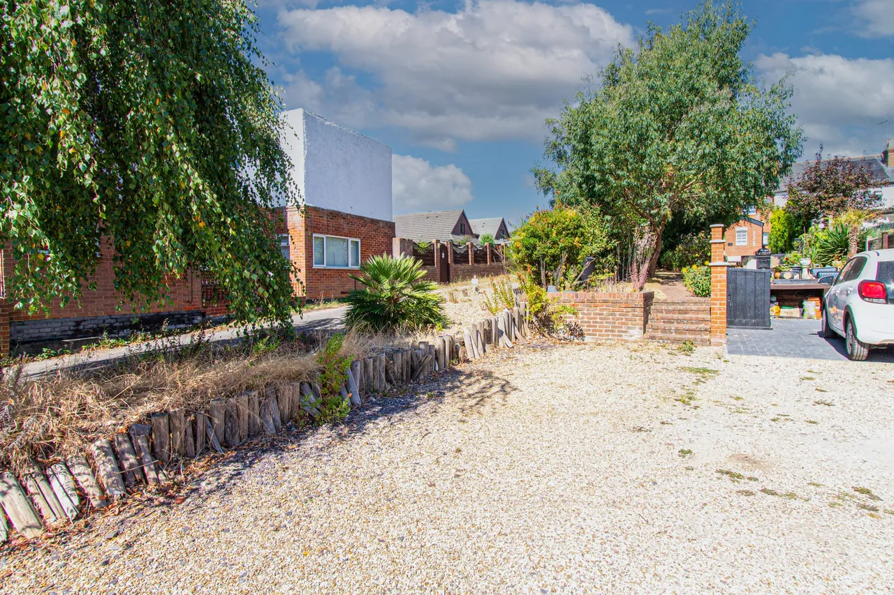 Clarence Road, Fleet, GU51 3XR, photo 11