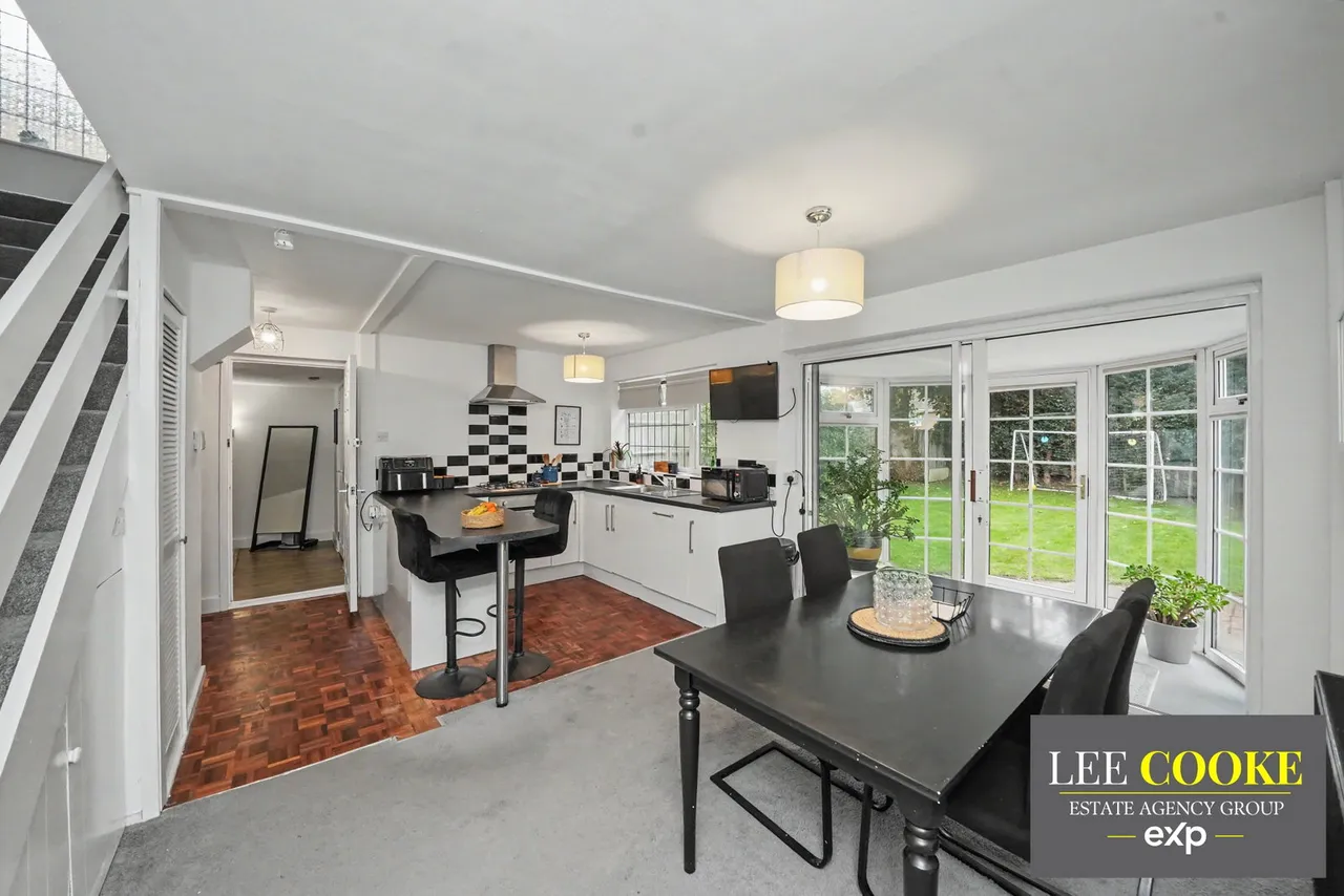 Woodfield Heights, off Henwood Road, Tettenhall, Wolverhampton, WV6 8PT, photo 9