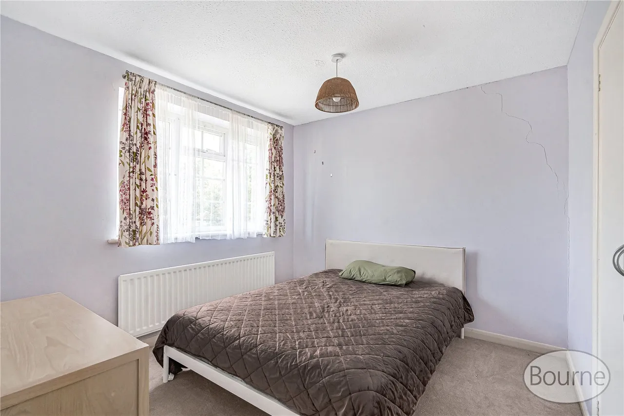 Regalfield Close, Guildford, GU2, photo 7