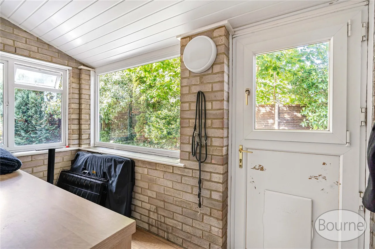 Regalfield Close, Guildford, GU2, photo 17