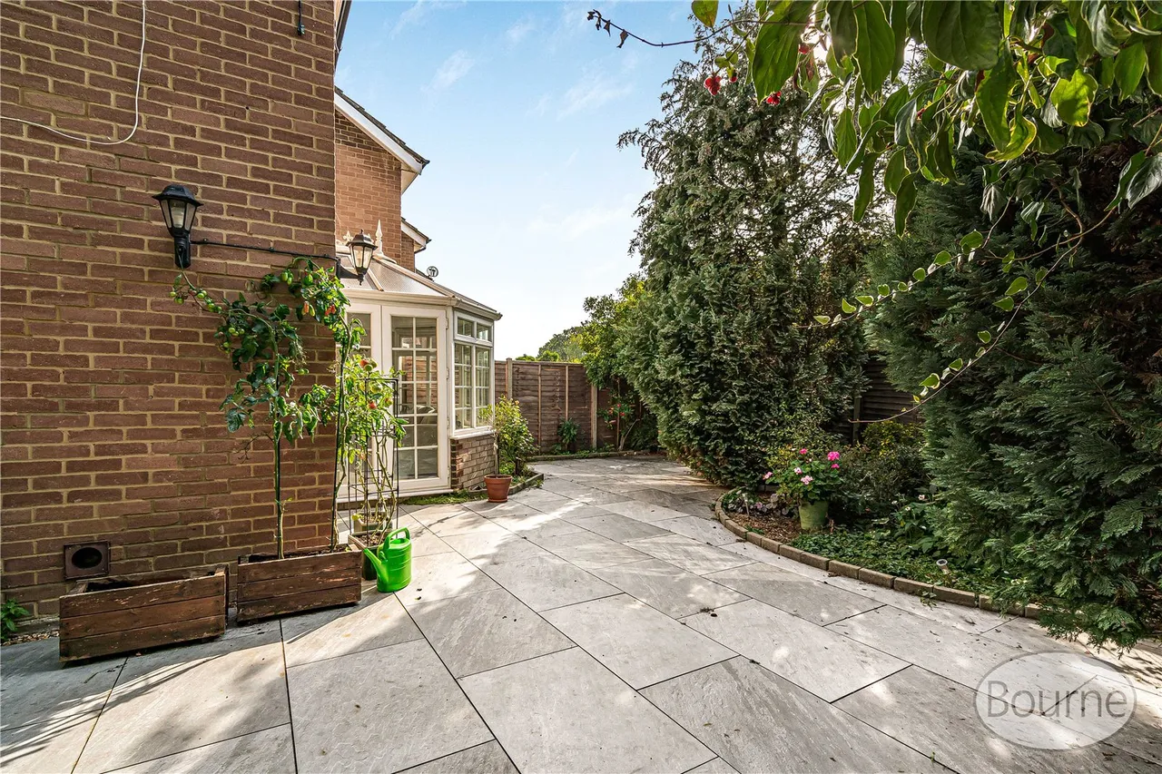 Regalfield Close, Guildford, GU2, photo 10